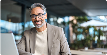 Profissional trabalhando com automatização de processos